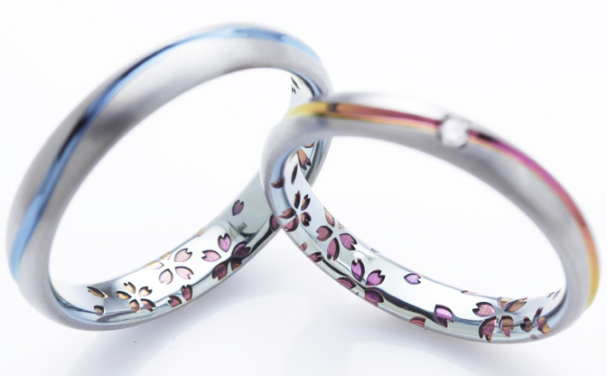 シンプル派におすすめ 指輪の内側にふたりのオリジナルを込める 結婚指輪のオーダーメイドsora ソラ