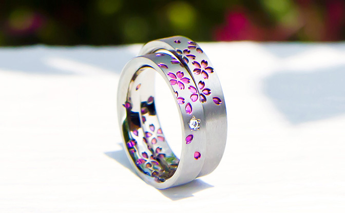 SORA(ソラ)の融合デザイン結婚指輪、「舞桜(まいざくら)」