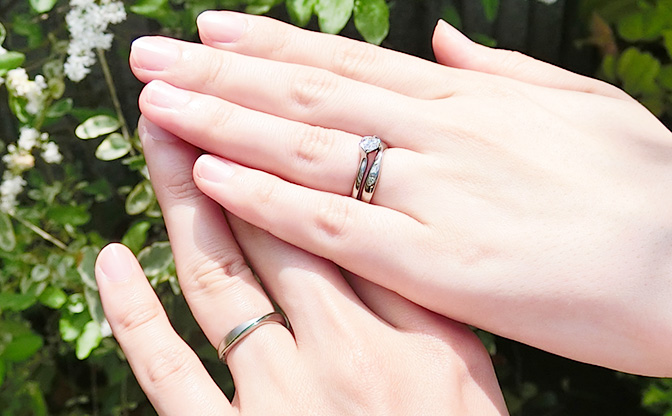 SORA(ソラ)の結婚指輪 「COTEAU(コトー)」の着用写真