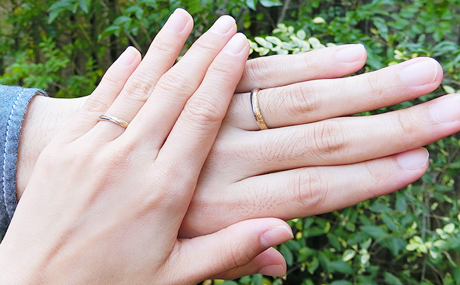 SORA(ソラ)の結婚指輪 「TWINE(トワイン)」の着用写真