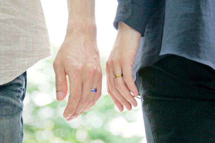 結婚指輪を長年着用する夫婦のイメージ