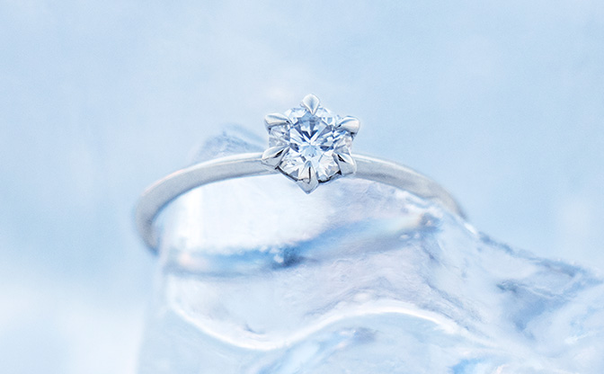 SORAのプラチナの婚約指輪花氷