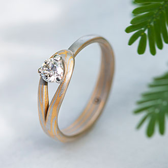 『相生(あいおい)』伝統技法「木目金」でつくる婚約指輪