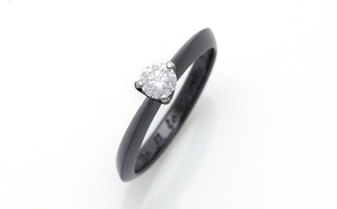 オーダーメイドの婚約指輪｜黒い指輪