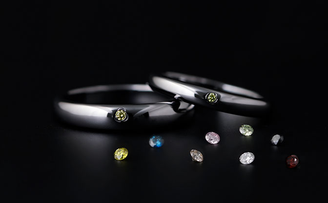 黒い指輪】8色カラーダイヤと再生タンタルで描く夜空の結婚指輪「NIGHT SERIES」 | 結婚指輪のオーダーメイドSORA(ソラ)