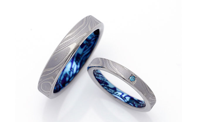 ブルーのレアメタル木目金の結婚指輪