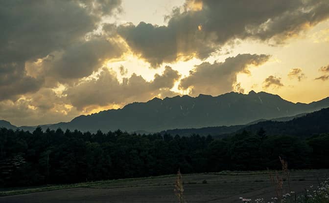 芽吹き鮮やかな春の戸隠山で感じる気候変動の足音