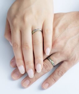 結婚指輪_鈴蘭_着用