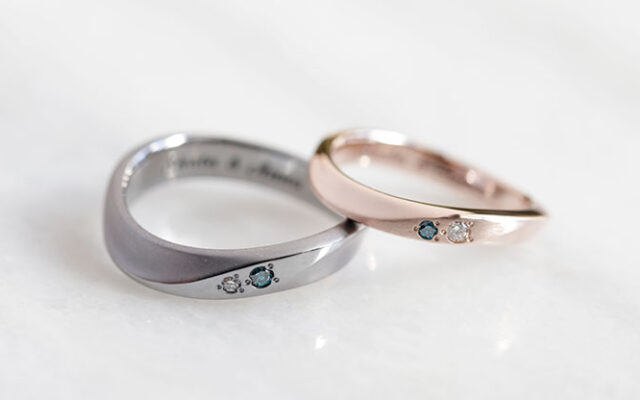 カラーダイヤを使った結婚指輪のデザイン事例集【色の意味解説付き】_結婚指輪_タンタル_ピンクゴールド_カラーダイヤ_25