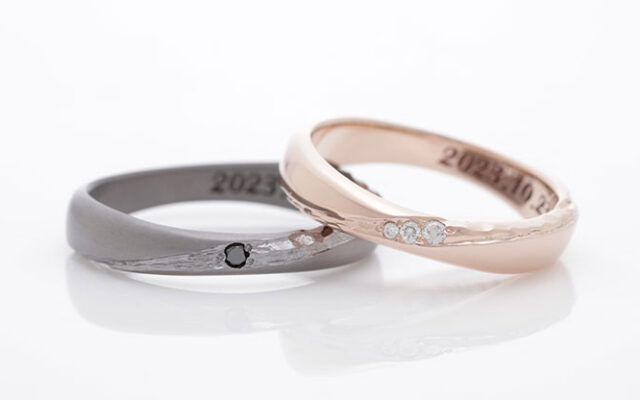 カラーダイヤを使った結婚指輪のデザイン事例集【色の意味解説付き】_結婚指輪_タンタル_ピンクゴールド_カラーダイヤ_30