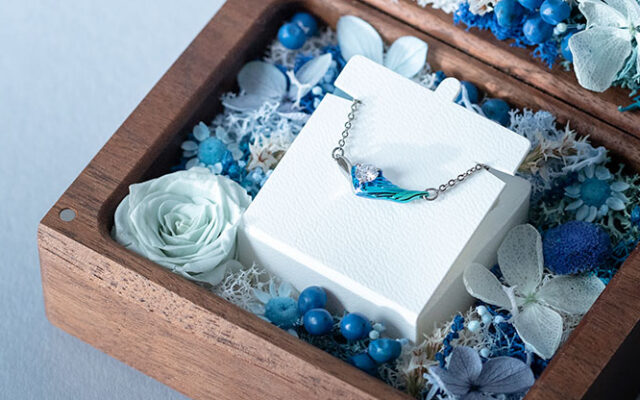 大切な瞬間を彩る「プロポーズネックレス(婚約ネックレス)」が人気！_婚約ネックレス_ジルコニウム_05