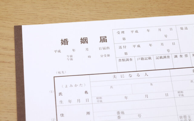 気になる！みんなはいつから結婚指輪を着け始めているの？_05