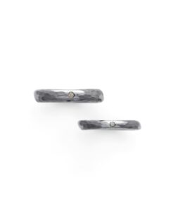 結婚指輪_黒_クリーヴォ_正面