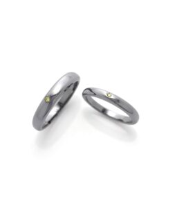 結婚指輪_黒_セレナ_斜め