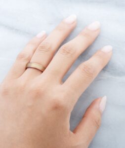 結婚指輪_デフュート_着用
