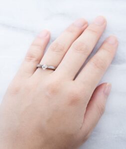 婚約指輪_プローキオ_着用