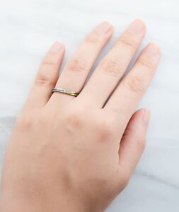 結婚指輪_モンスーン_着用