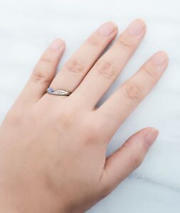 結婚指輪_リップル_着用
