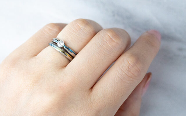 【重ね付けで選ぶ】結婚指輪と婚約指輪のおすすめセットリング_結婚指輪_婚約指輪_ジルコニウム_03