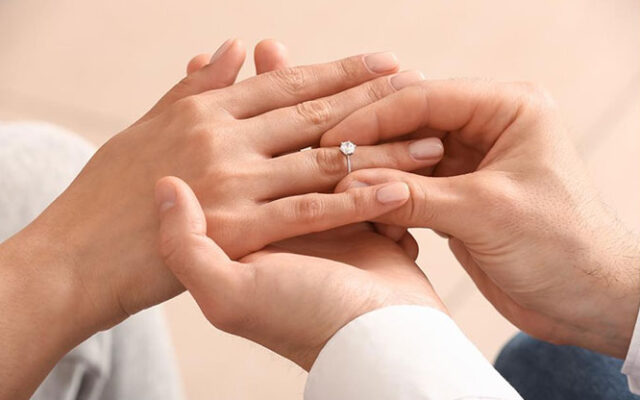 婚約指輪の選び方！失敗しないポイント・相場や購入の流れまで_婚約指輪_04
