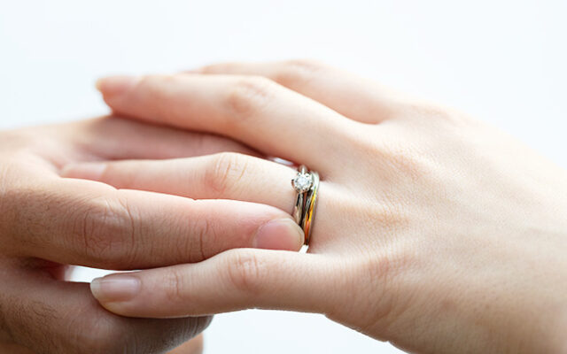 【重ね付けで選ぶ】結婚指輪と婚約指輪のおすすめセットリング_結婚指輪_婚約指輪_ジルコニウム_15