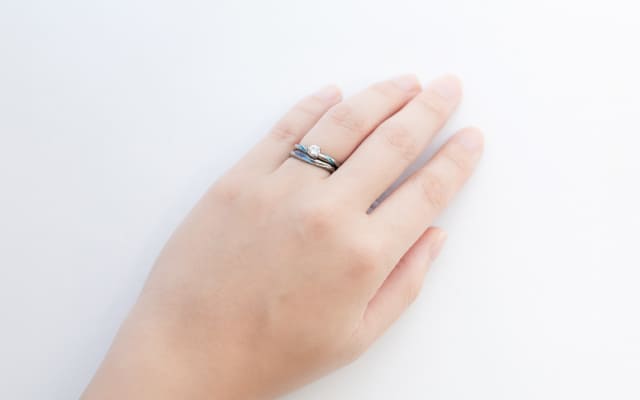 婚約指輪と結婚指輪のおすすめセットリング8選_結婚指輪_婚約指輪_プラチナ_13
