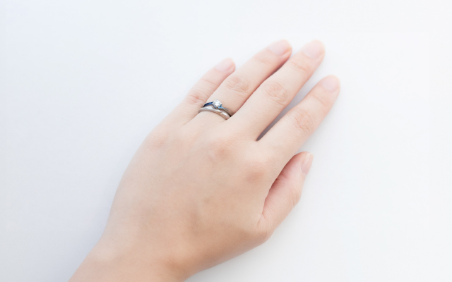 婚約指輪と結婚指輪のおすすめセットリング8選_結婚指輪_婚約指輪_ジルコニウム_25